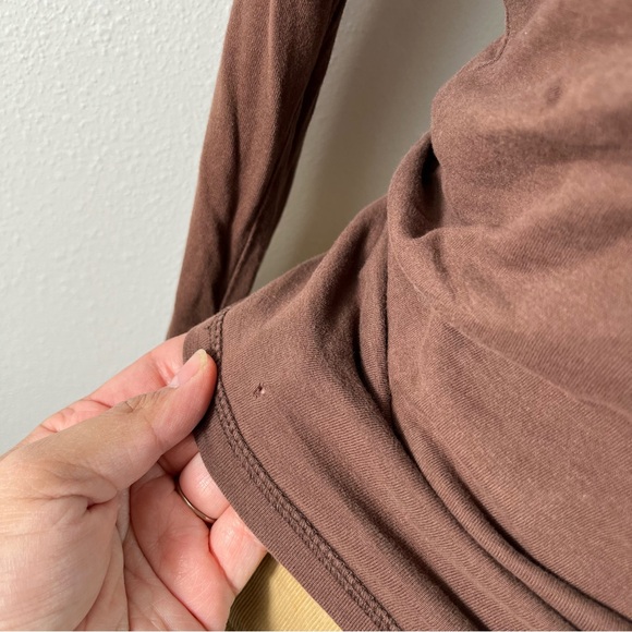 Hollister Vtg Y2K Brown Long Sleeve Graphic Top Pink Logo Womens Small - Picture 6 of 7